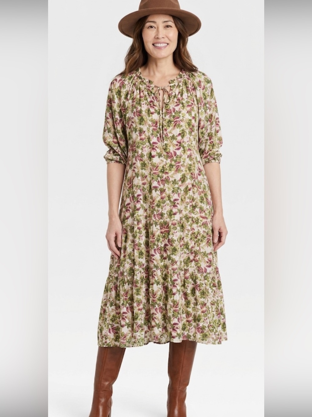 Easel size M Fall Floral Tiered Maxi Dress in Green and Pink
